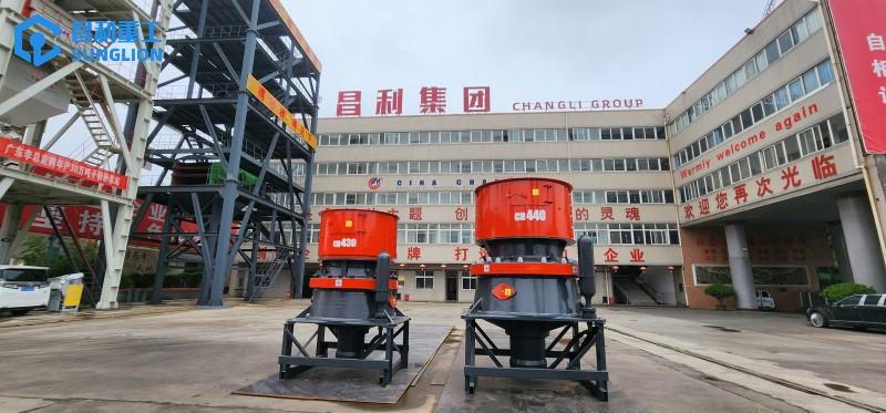 花崗巖破碎機生產線需要配置什么破碎設備?